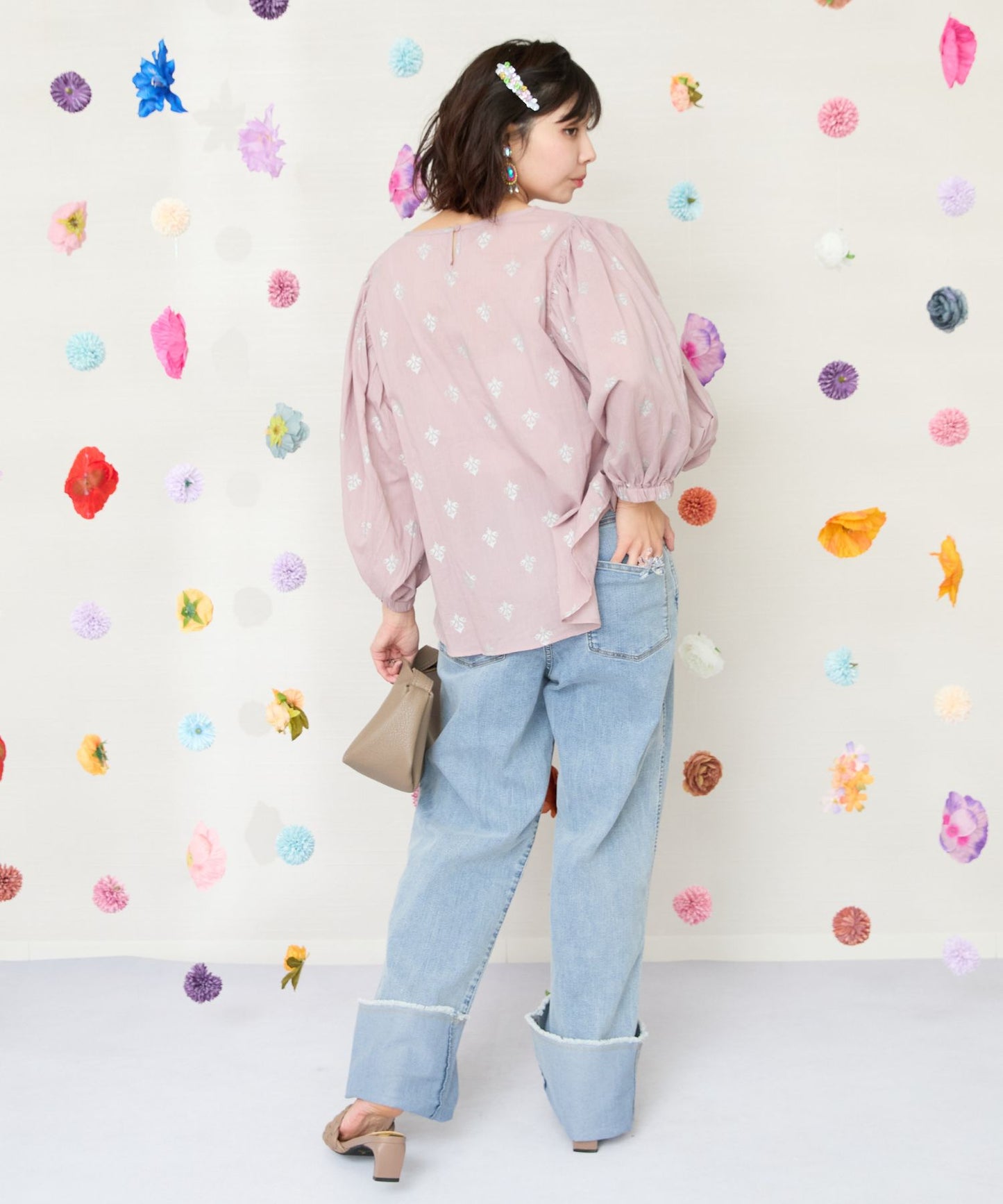 【INDUS luxury for JETSET SOLO PLUS】ホイルプリントボリュームスリーブブラウス