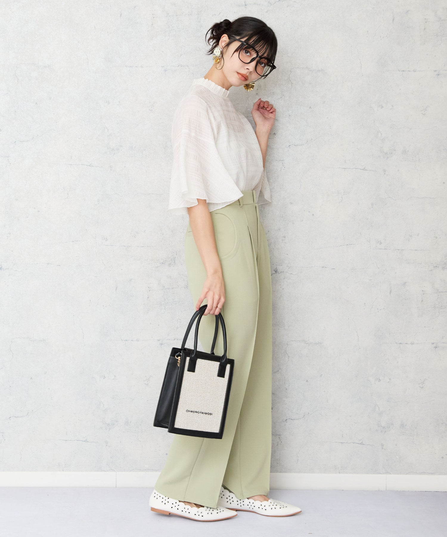 【JETSET SOLO PLUS】フリルハイネックフレアスリーブブラウス