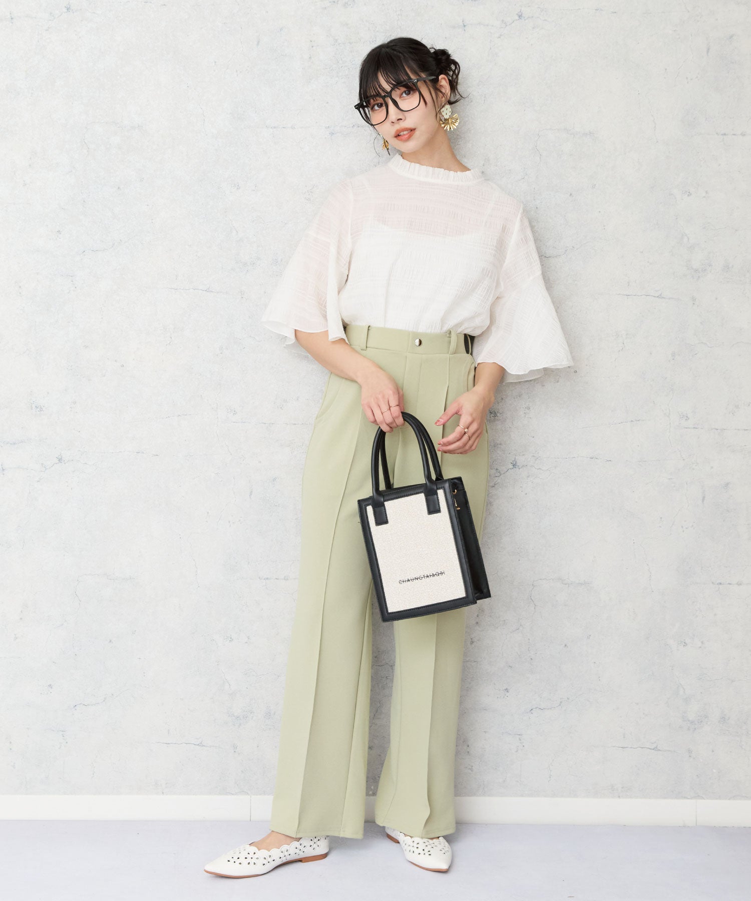 【JETSET SOLO PLUS】フリルハイネックフレアスリーブブラウス