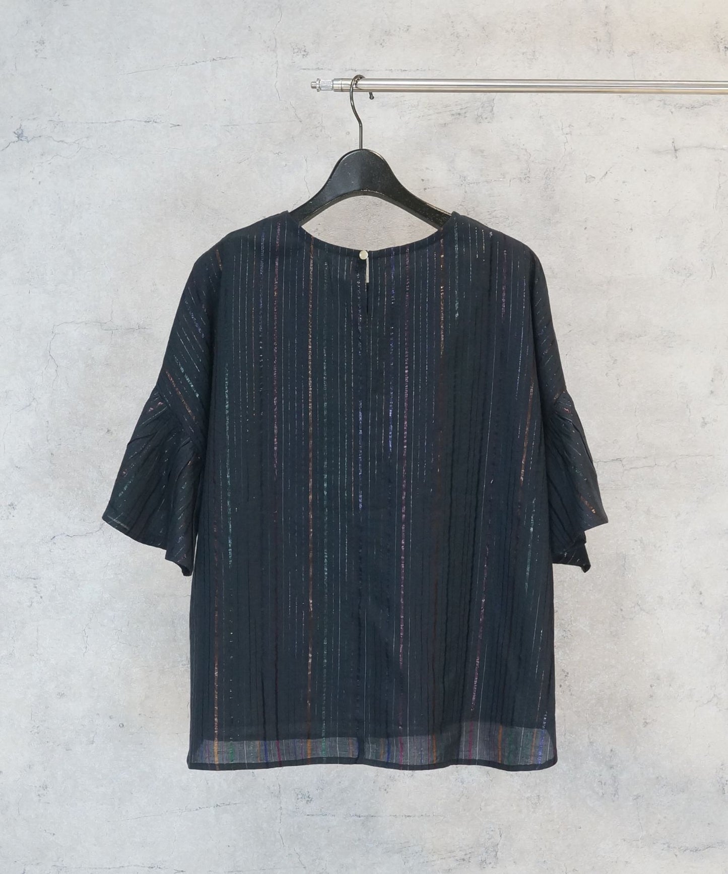 【INDUS luxury for JETSET SOLO PLUS】マルチルレックスストライプブラウス