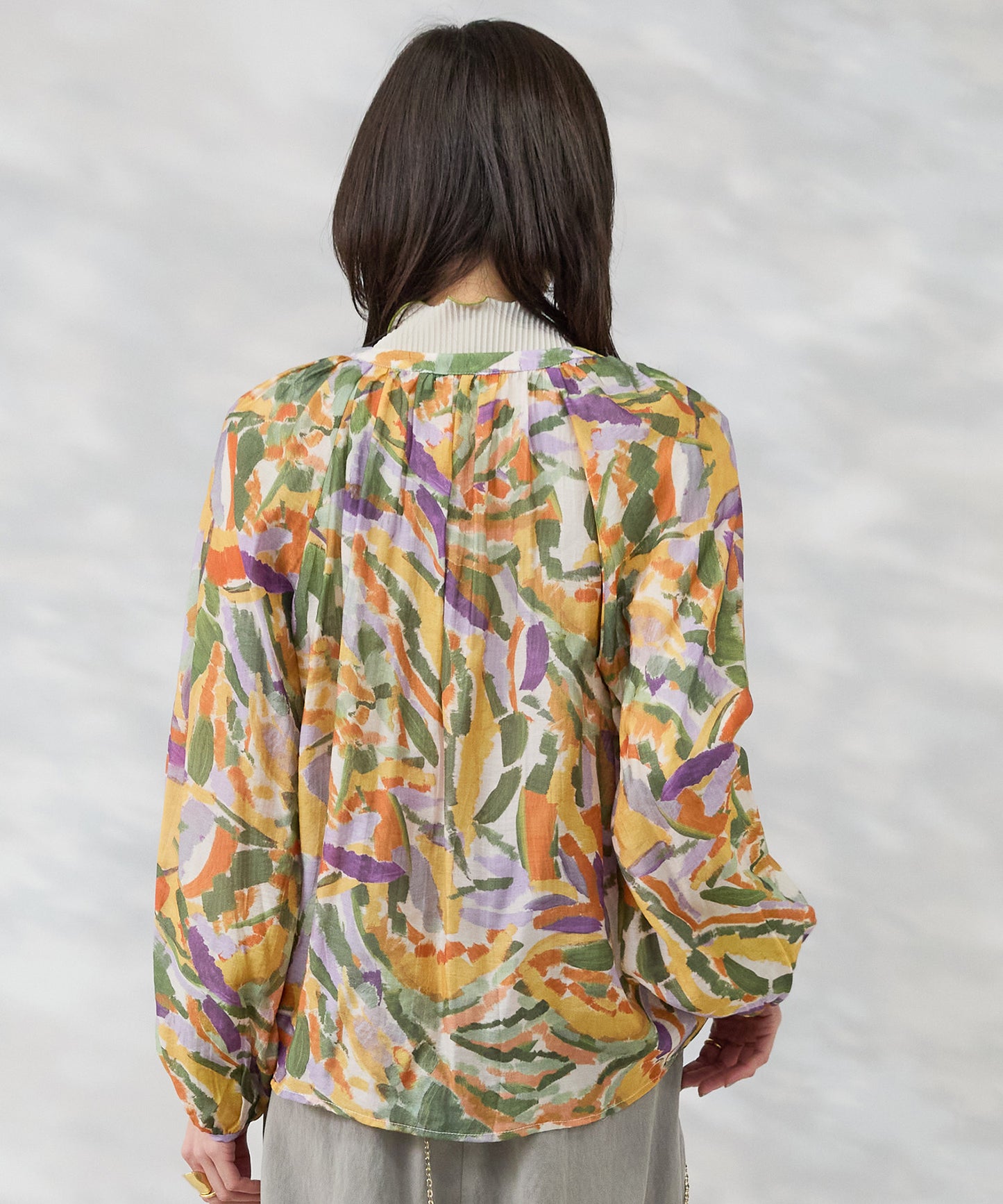 【see U soon】ジオメトリックリーフプリントキーネックシャツ