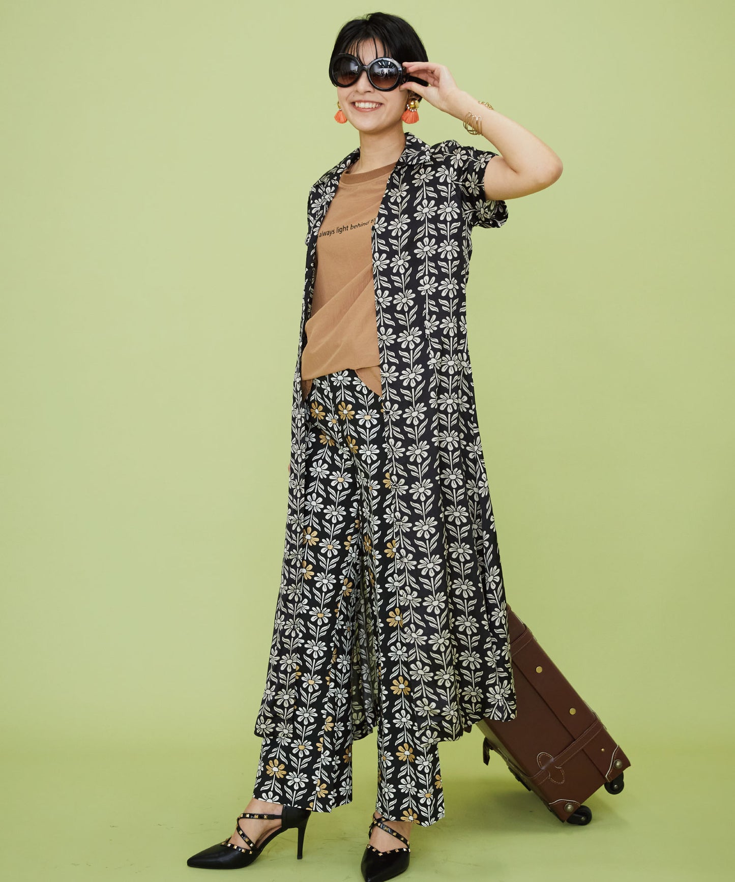 【サンプル商品】 LEO&UGO レトロフラワーシャツワンピース