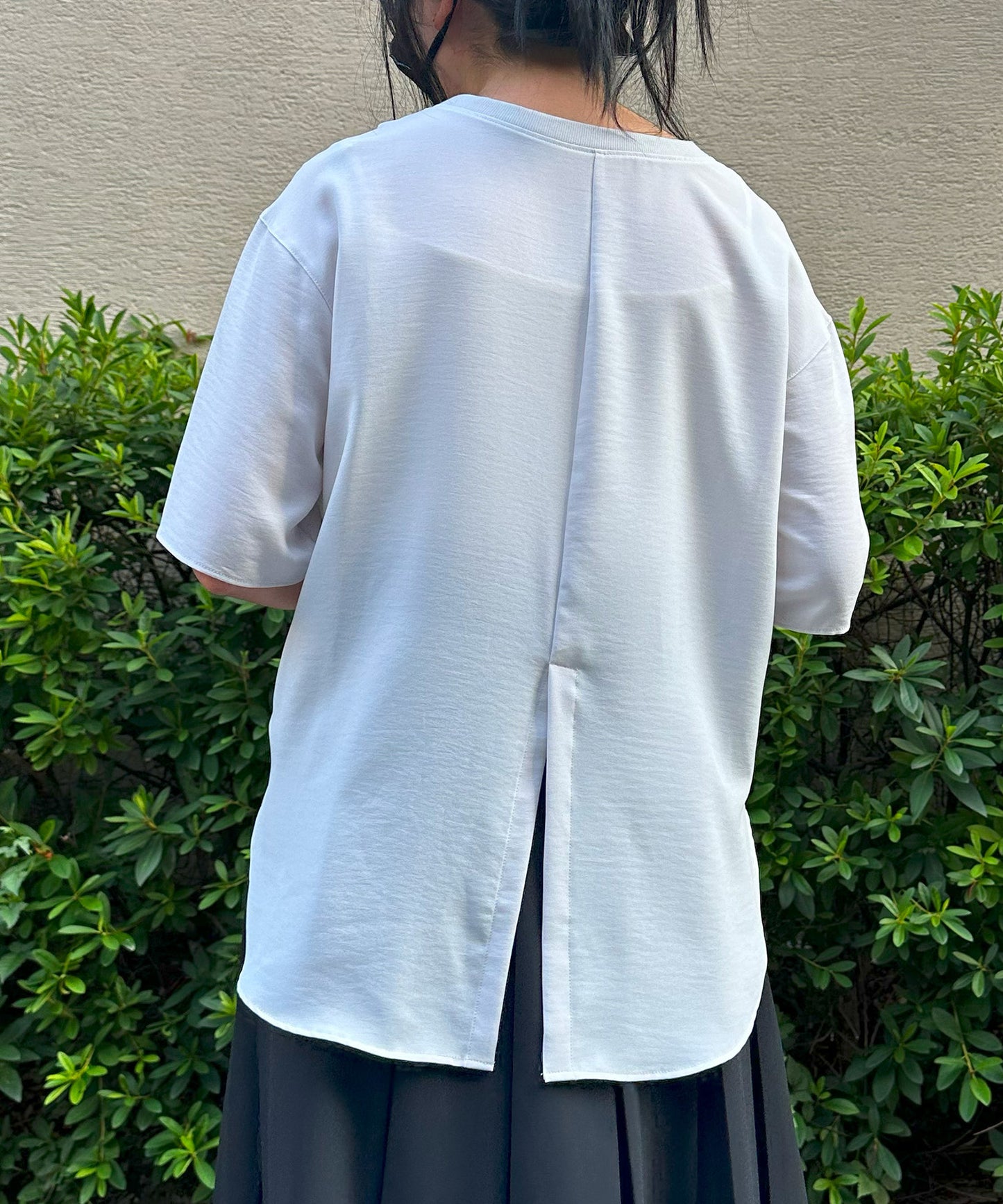 【qout】シャイニーロゴカットソー