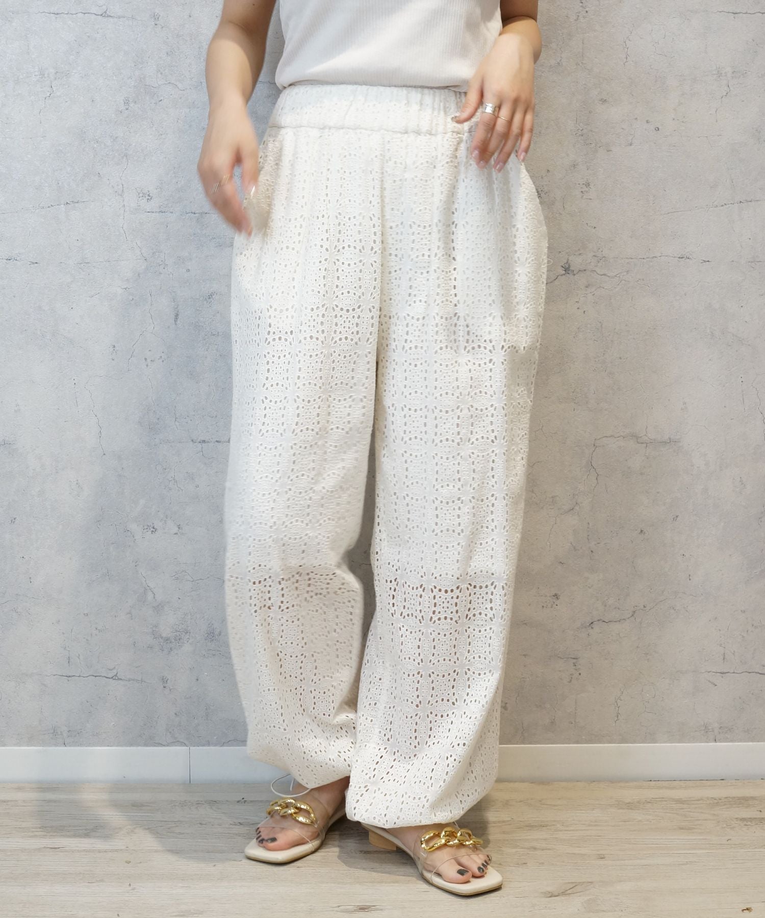 【INDUS luxury for JETSET SOLO PLUS】カットワークレースドロストヘムパンツ