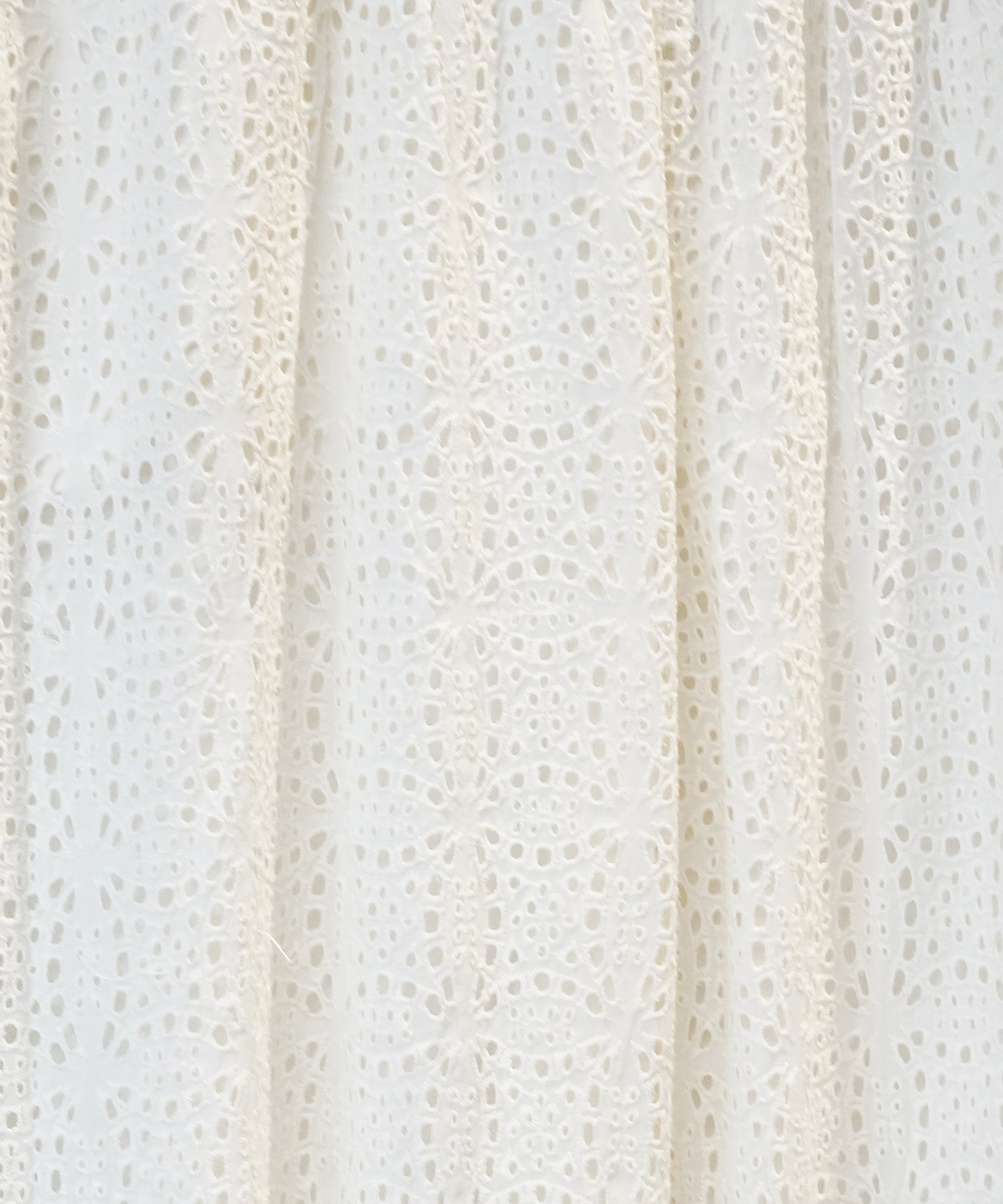 【INDUS luxury for JETSET SOLO PLUS】カットワークレースドロストヘムパンツ