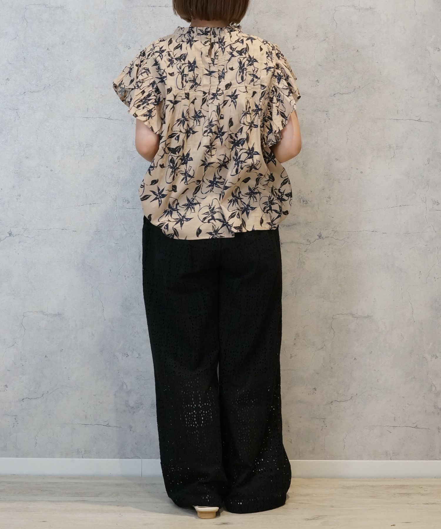 【INDUS luxury for JETSET SOLO PLUS】カットワークレースドロストヘムパンツ