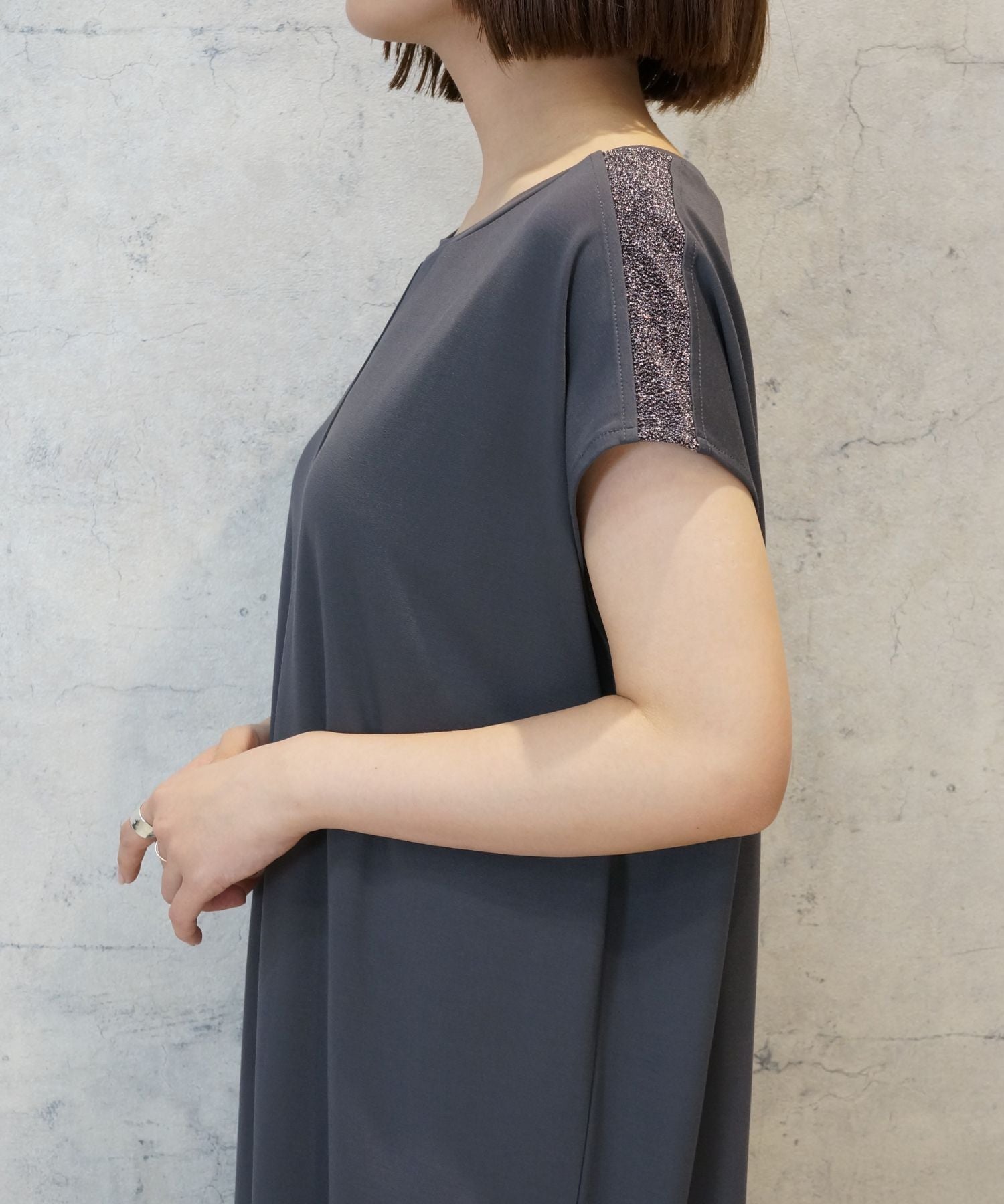 【FONT LAB】バックラメラインカットワンピース