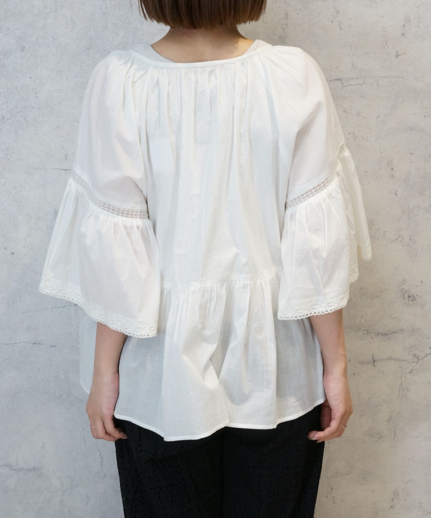 【INDUS luxury for JETSET SOLO PLUS】レースコンビフレアスリーブブラウス