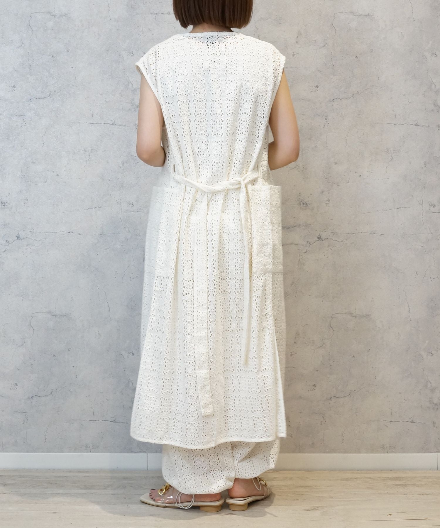 【INDUS luxury for JETSET SOLO PLUS】カットワークレースドロストヘムパンツ