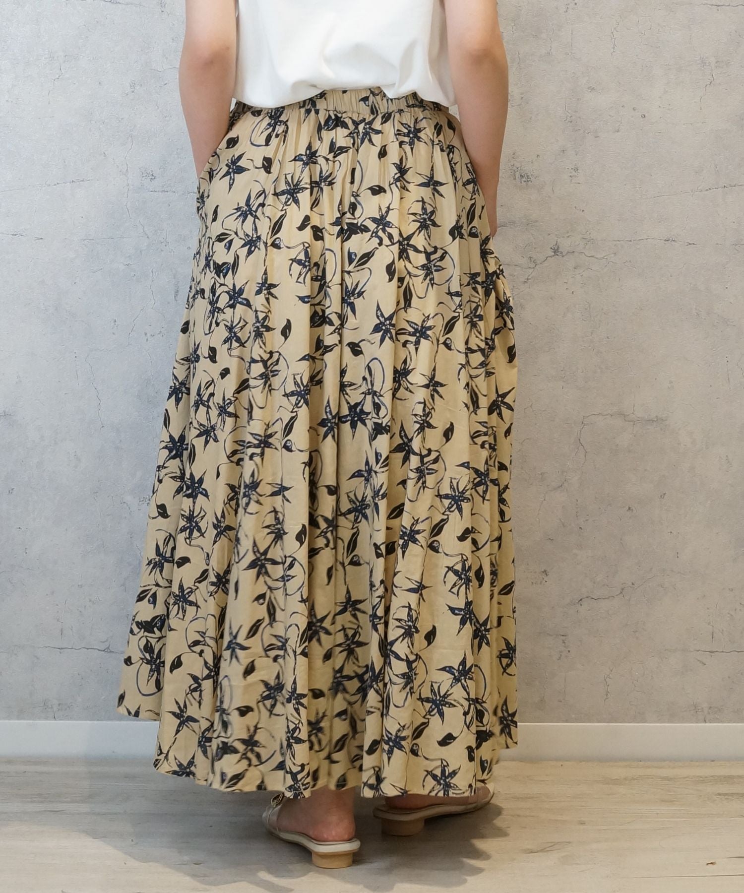 【INDUS luxury for JETSET SOLO PLUS】リーフプリントフレアスカート