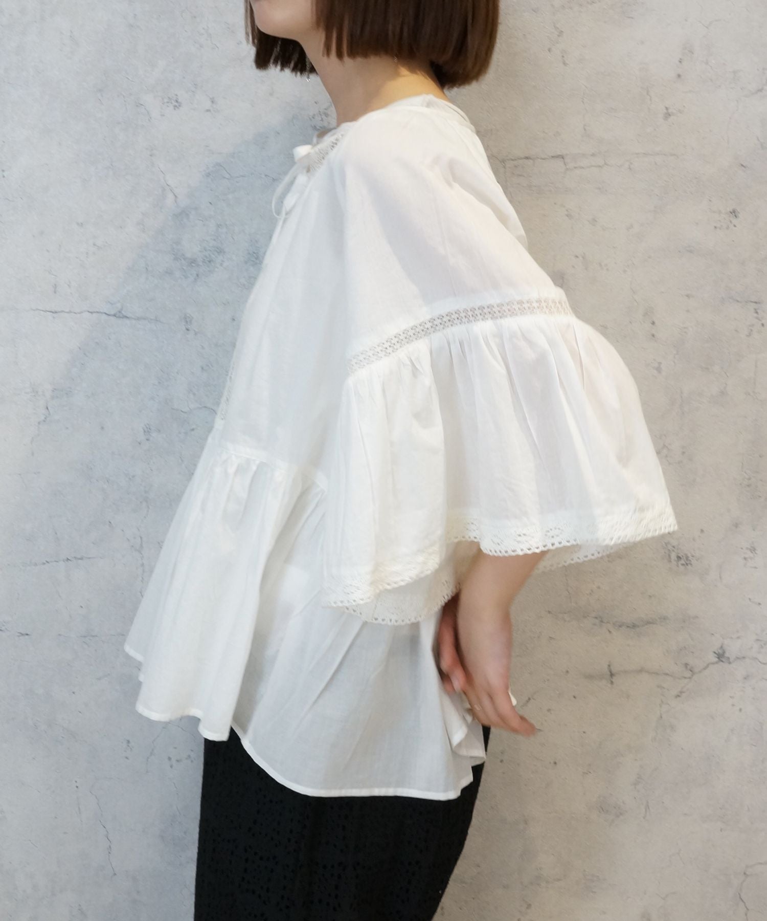 【INDUS luxury for JETSET SOLO PLUS】レースコンビフレアスリーブブラウス