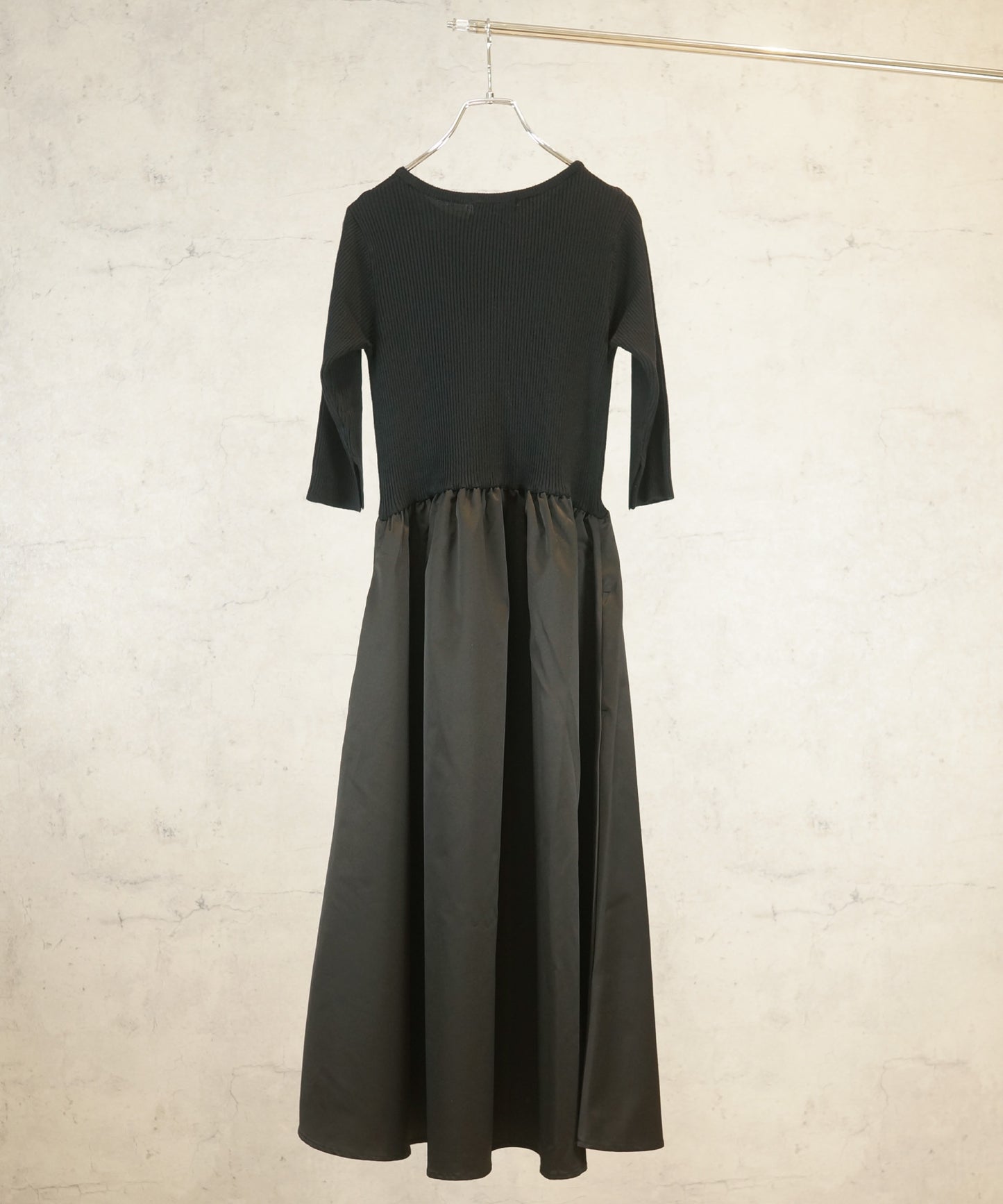 【JETSET SOLO PLUS】異素材コンビフィット&フレアワンピース - マインドウインド公式オンラインストア