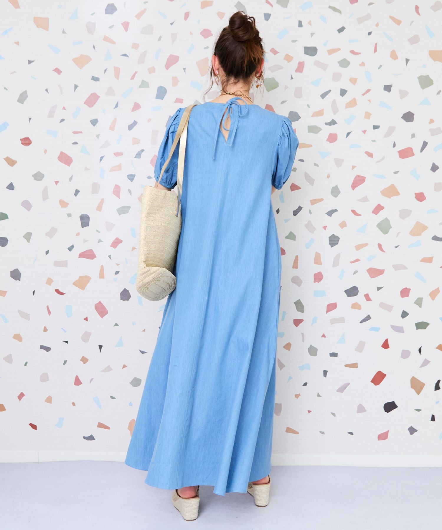 【INDUS luxury for JETSET SOLO PLUS】シャンブレーデニムパフスリーブワンピース