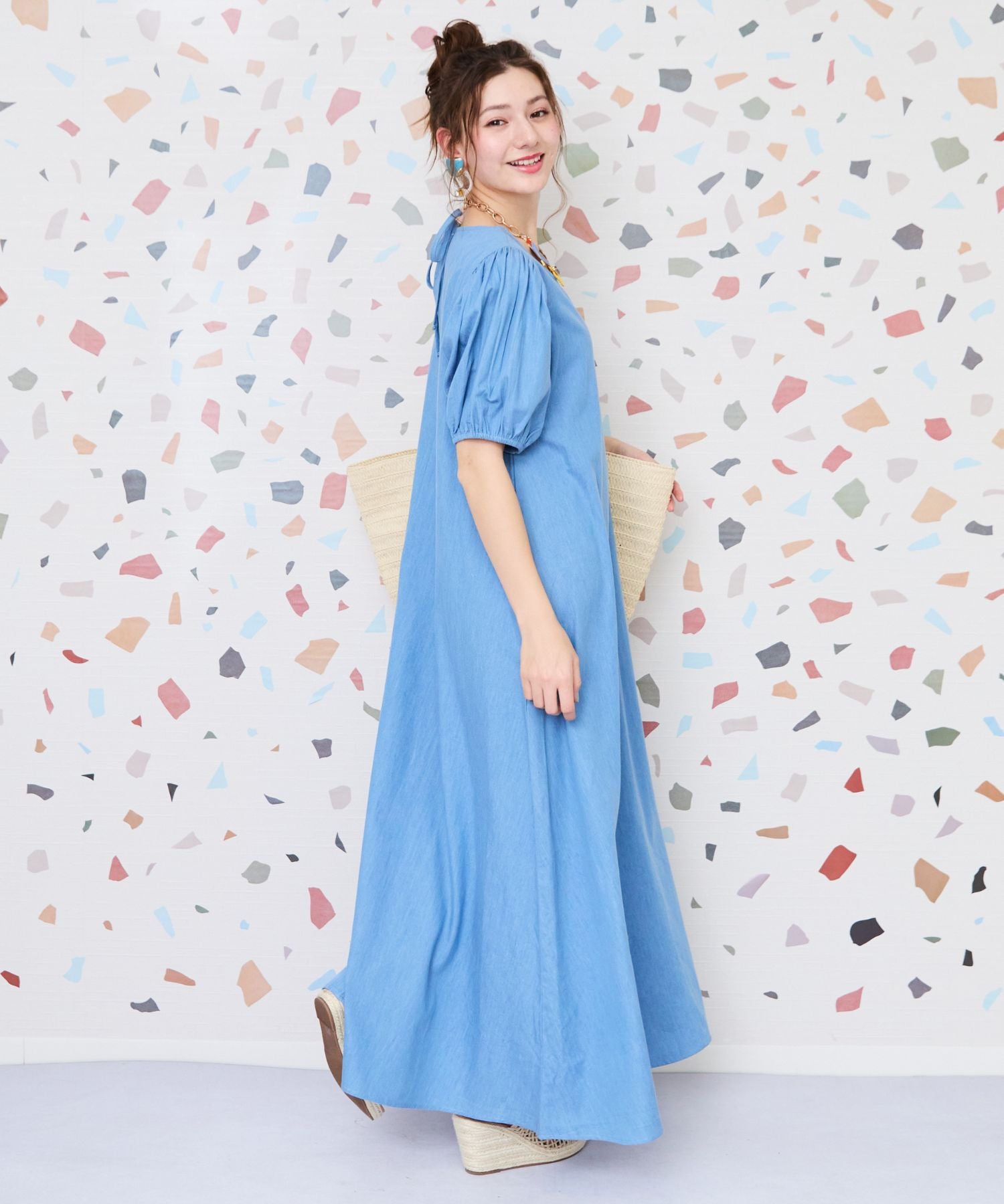 【INDUS luxury for JETSET SOLO PLUS】シャンブレーデニムパフスリーブワンピース