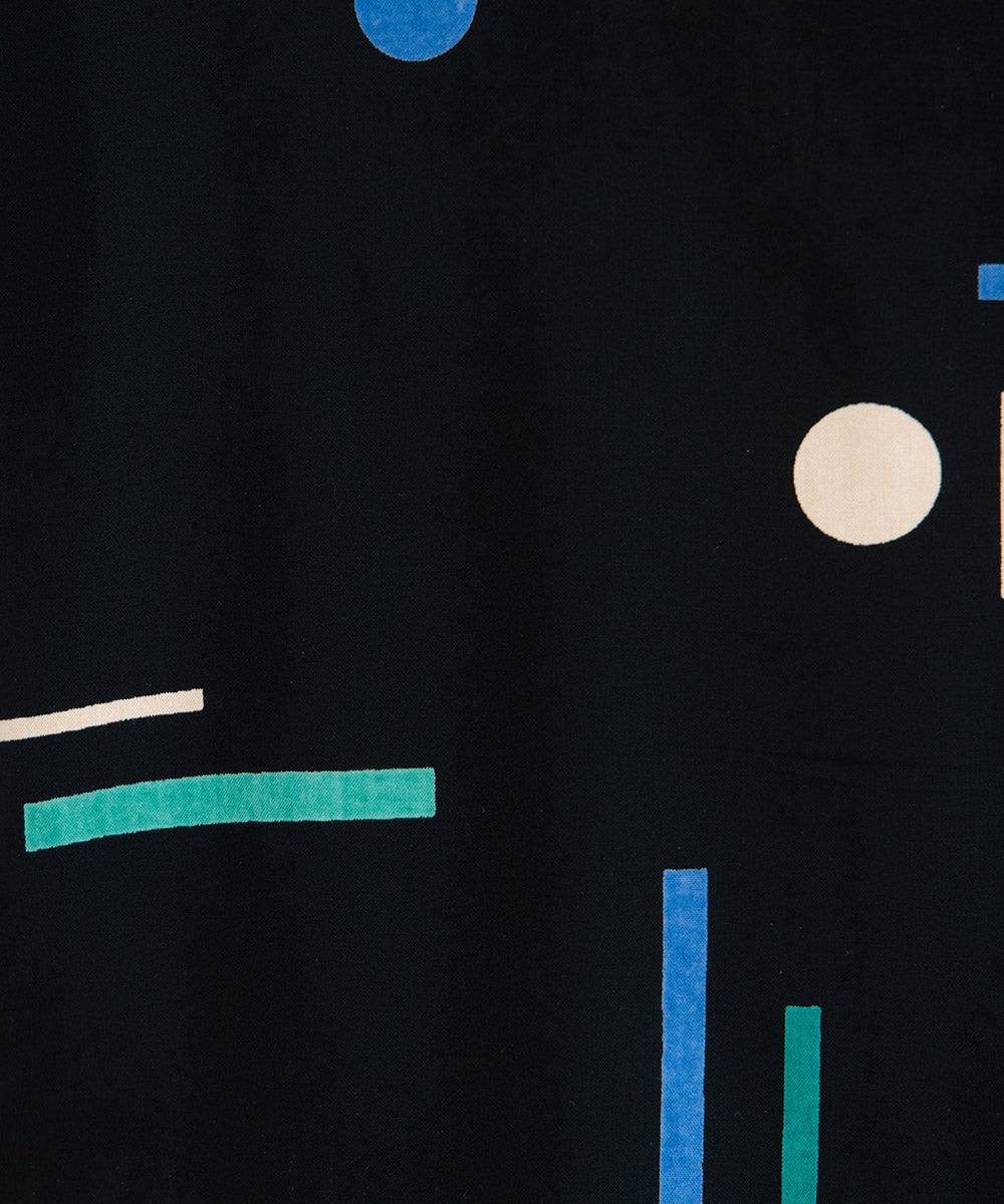 INDESIGN カラフルジオメトリックブラウス