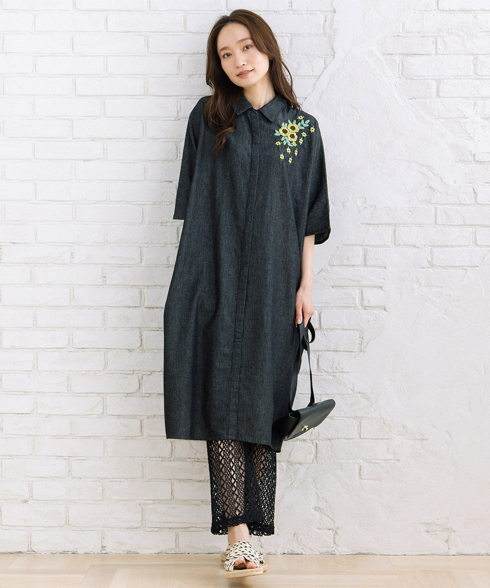INDESIGN ワンポイントフラワーエンブロイダリーデニムワンピース