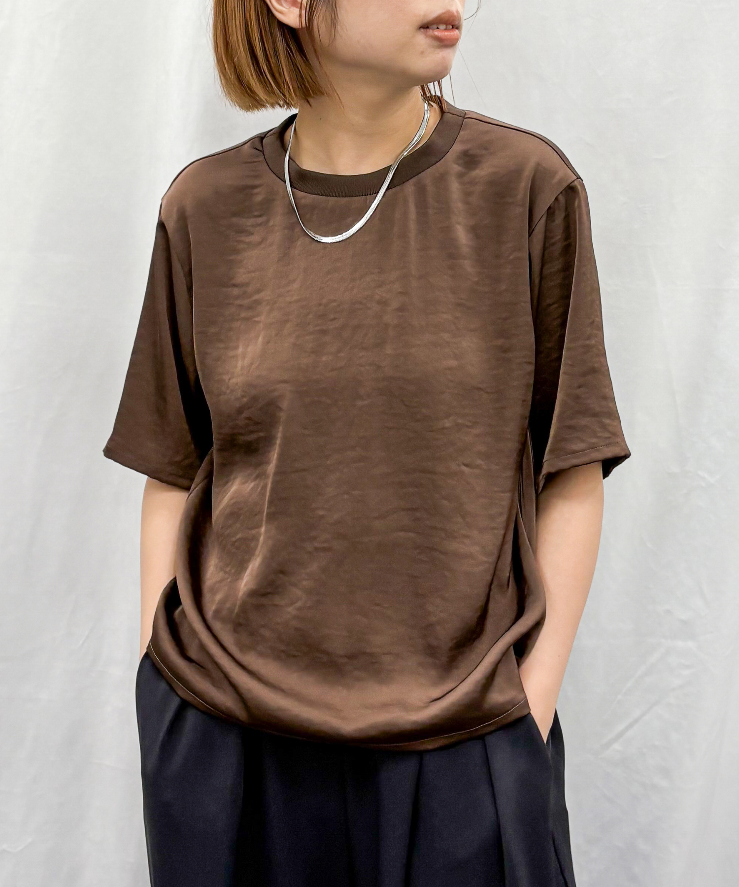 【qout】【R】サテンリブネックブラウス