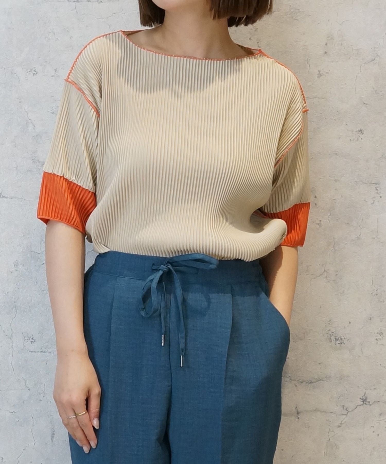 レディース カットソー バイカラー プリーツ生地|JETSET SOLO PLUS(ジェットセットソロプラス) 公式通販|レディース ファッション きれいめカジュアル