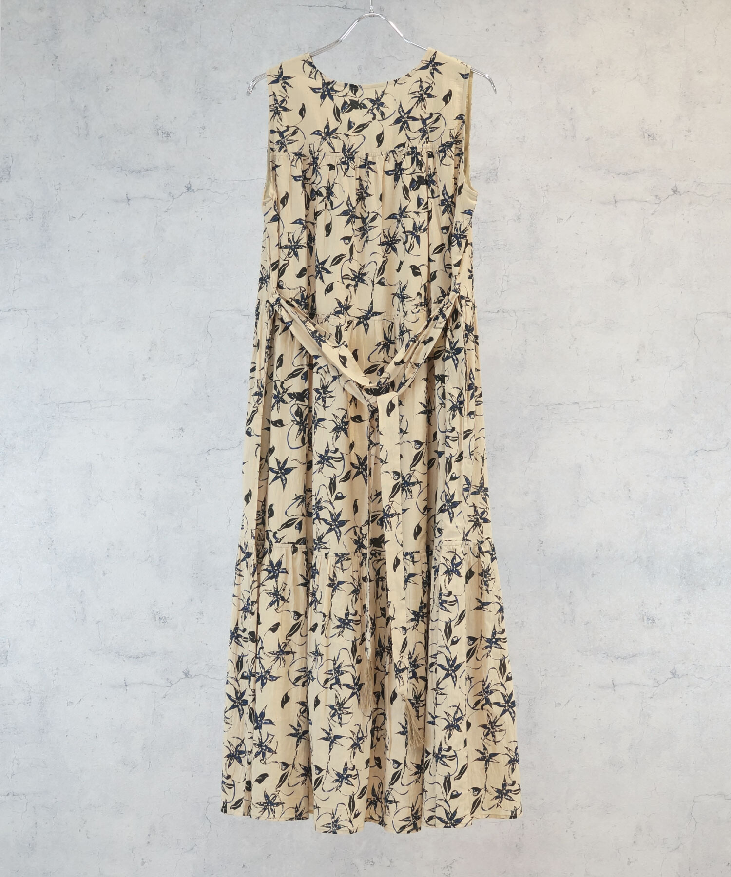 【INDUS luxury for JETSET SOLO PLUS】Vネックティアードワンピース