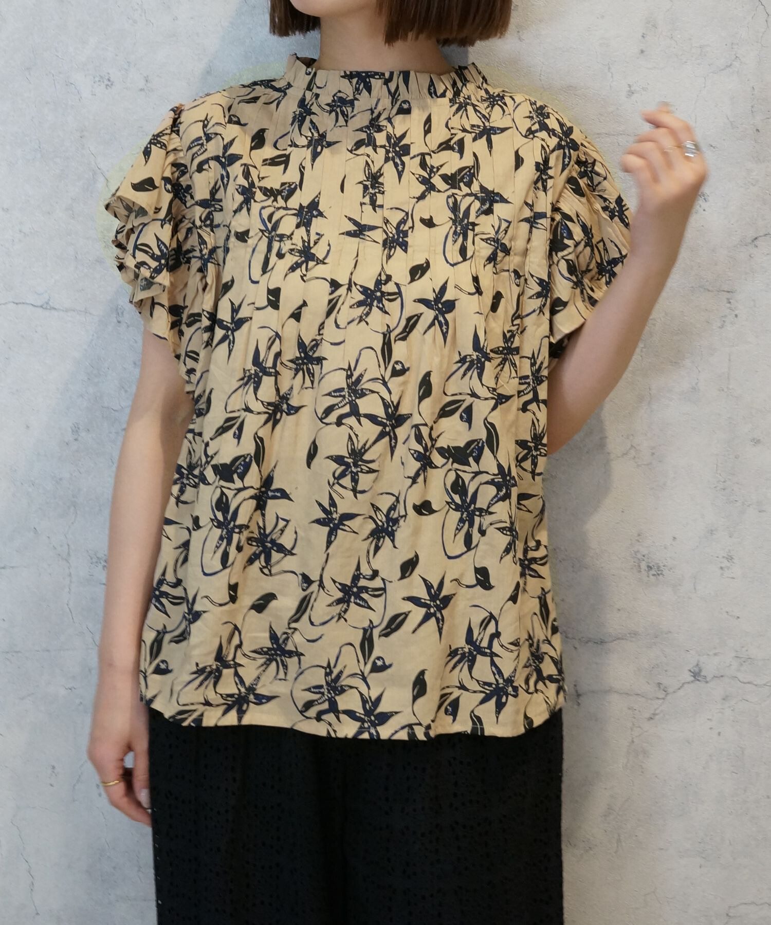 レディース ブラウス フリルスリーブ リーフプリント|JETSET SOLO PLUS(ジェットセットソロプラス) 公式通販|レディース ファッション きれいめカジュアル