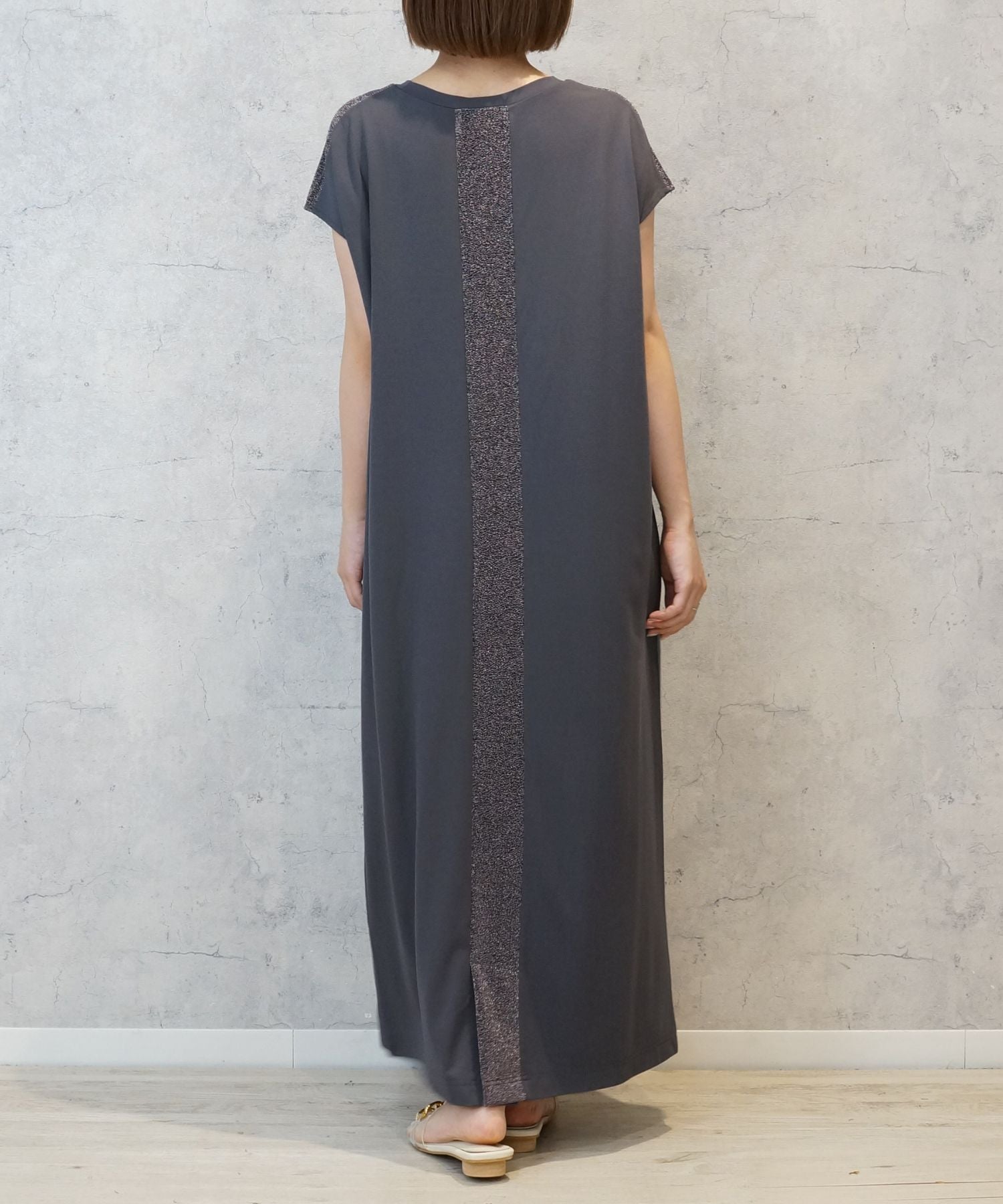 【FONT LAB】バックラメラインカットワンピース