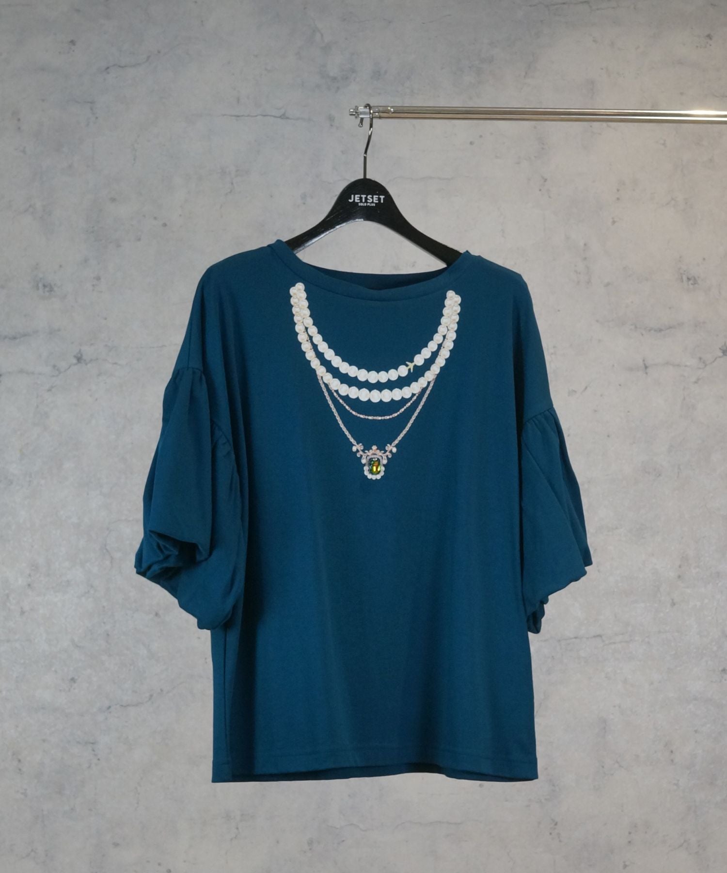 【JETSET SOLO PLUS】ネックレスプリントシルケットTシャツ