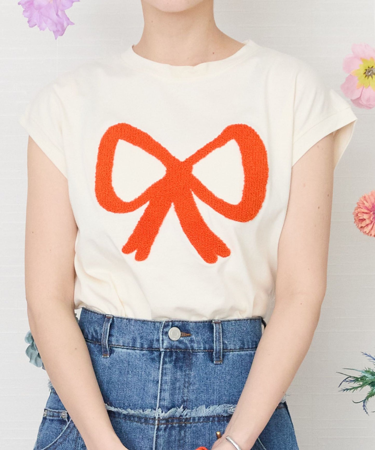 【COMPANIA FANTASTICA】リボンシェニール刺しゅうTシャツ