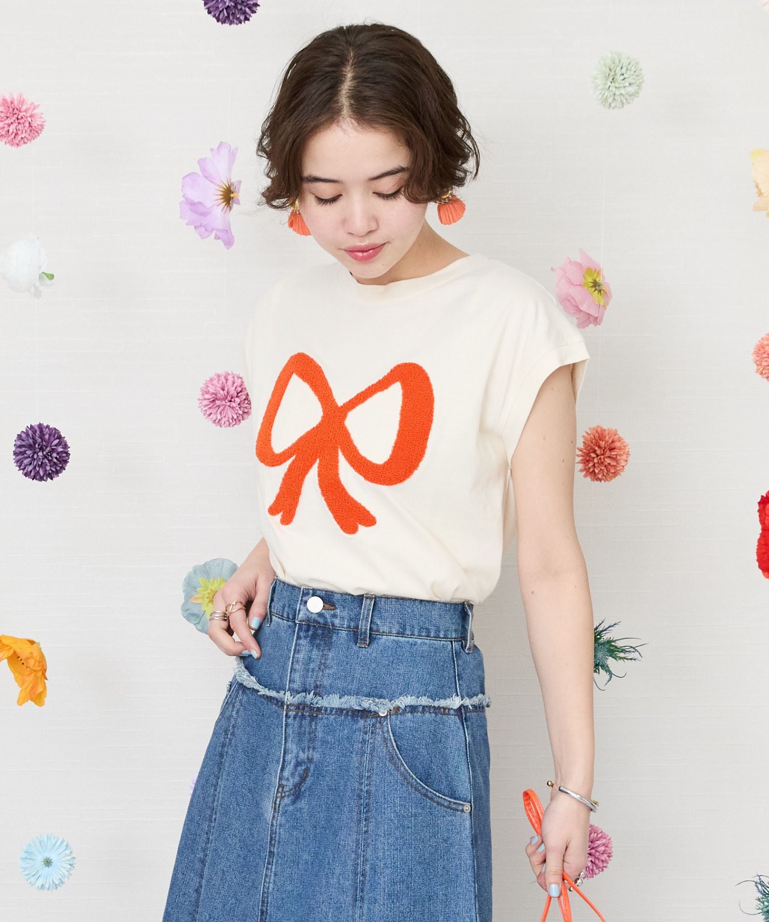 【COMPANIA FANTASTICA】リボンシェニール刺しゅうTシャツ