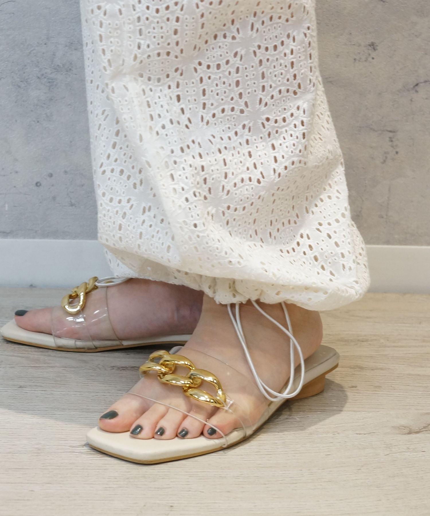 【INDUS luxury for JETSET SOLO PLUS】カットワークレースドロストヘムパンツ