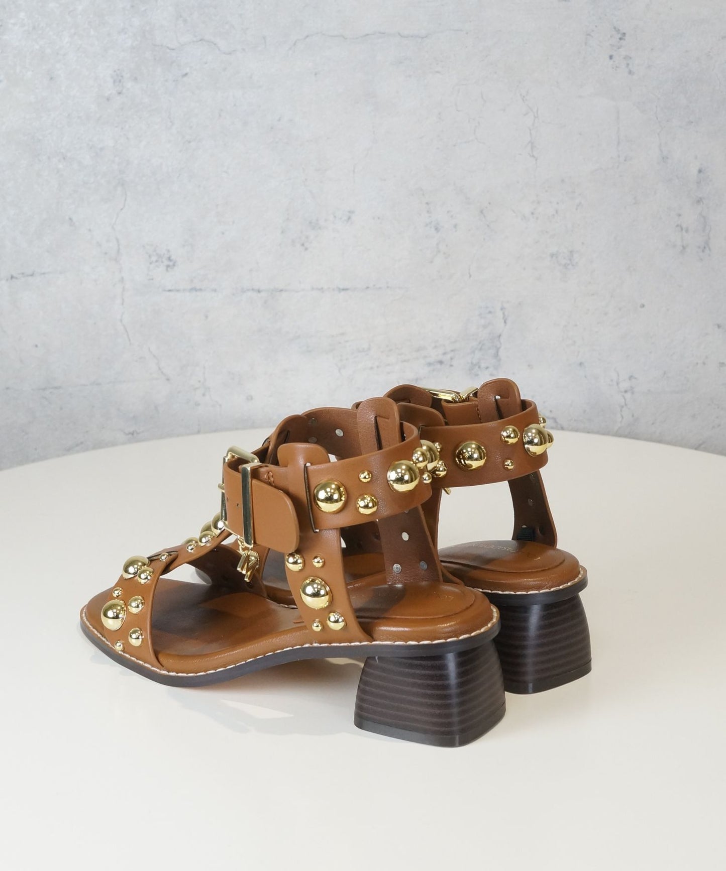 【LOLA CASADEMUNT BY MAITE】デコラティブメタルサンダル