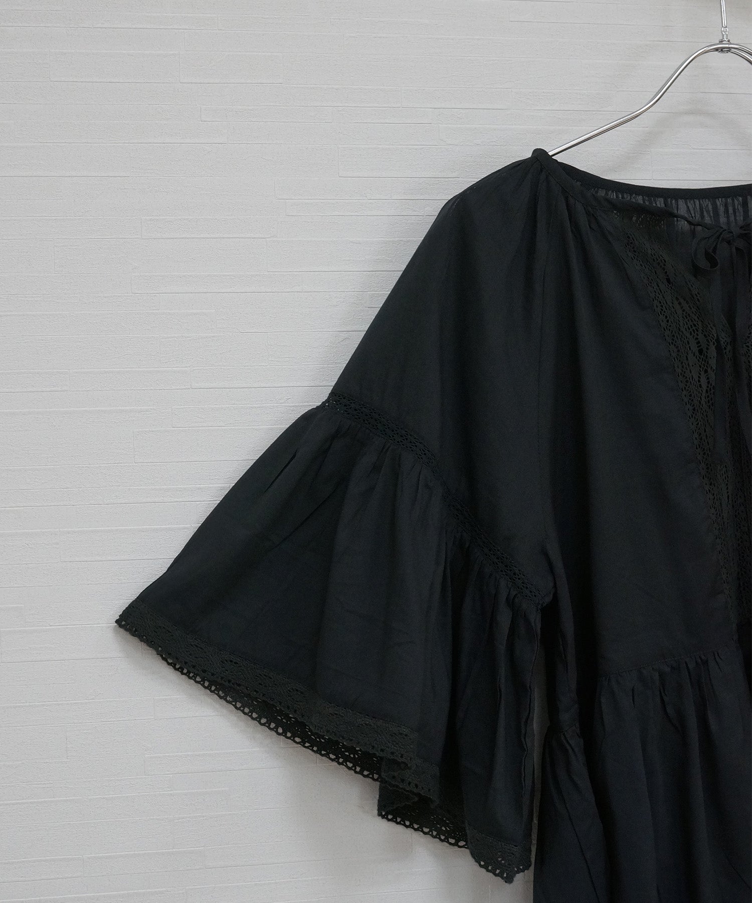 【INDUS luxury for JETSET SOLO PLUS】レースコンビフレアスリーブブラウス