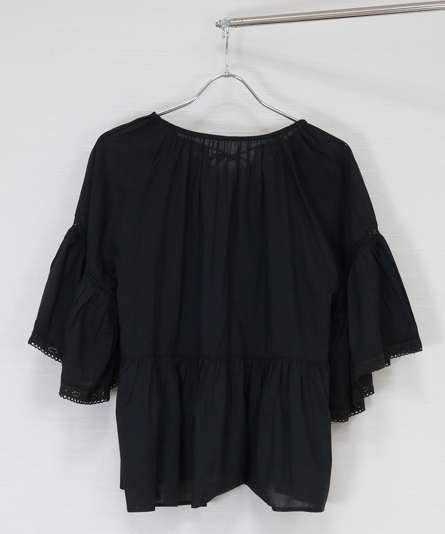 【INDUS luxury for JETSET SOLO PLUS】レースコンビフレアスリーブブラウス