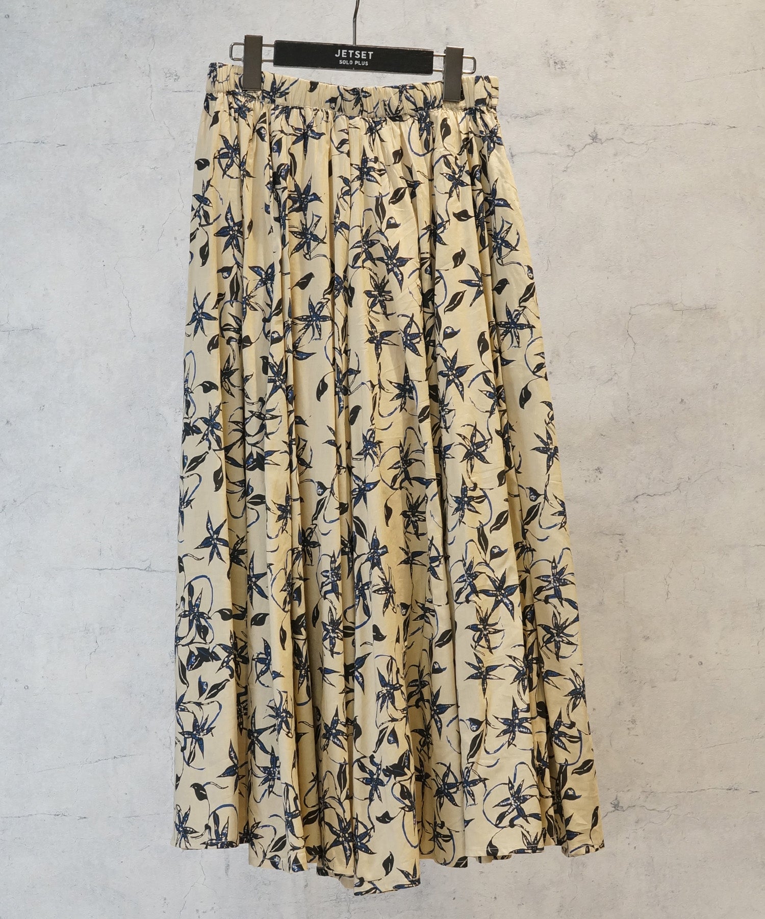 【INDUS luxury for JETSET SOLO PLUS】リーフプリントフレアスカート
