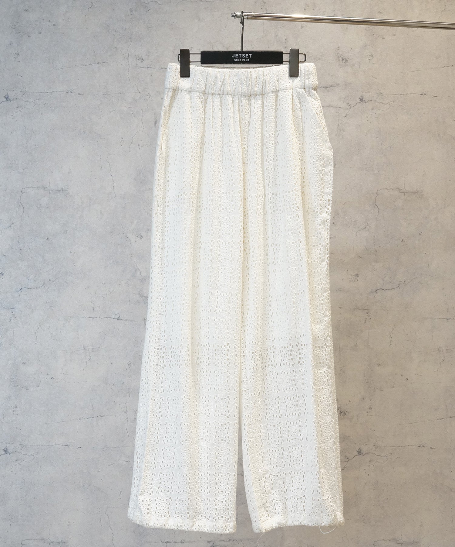 【INDUS luxury for JETSET SOLO PLUS】カットワークレースドロストヘムパンツ