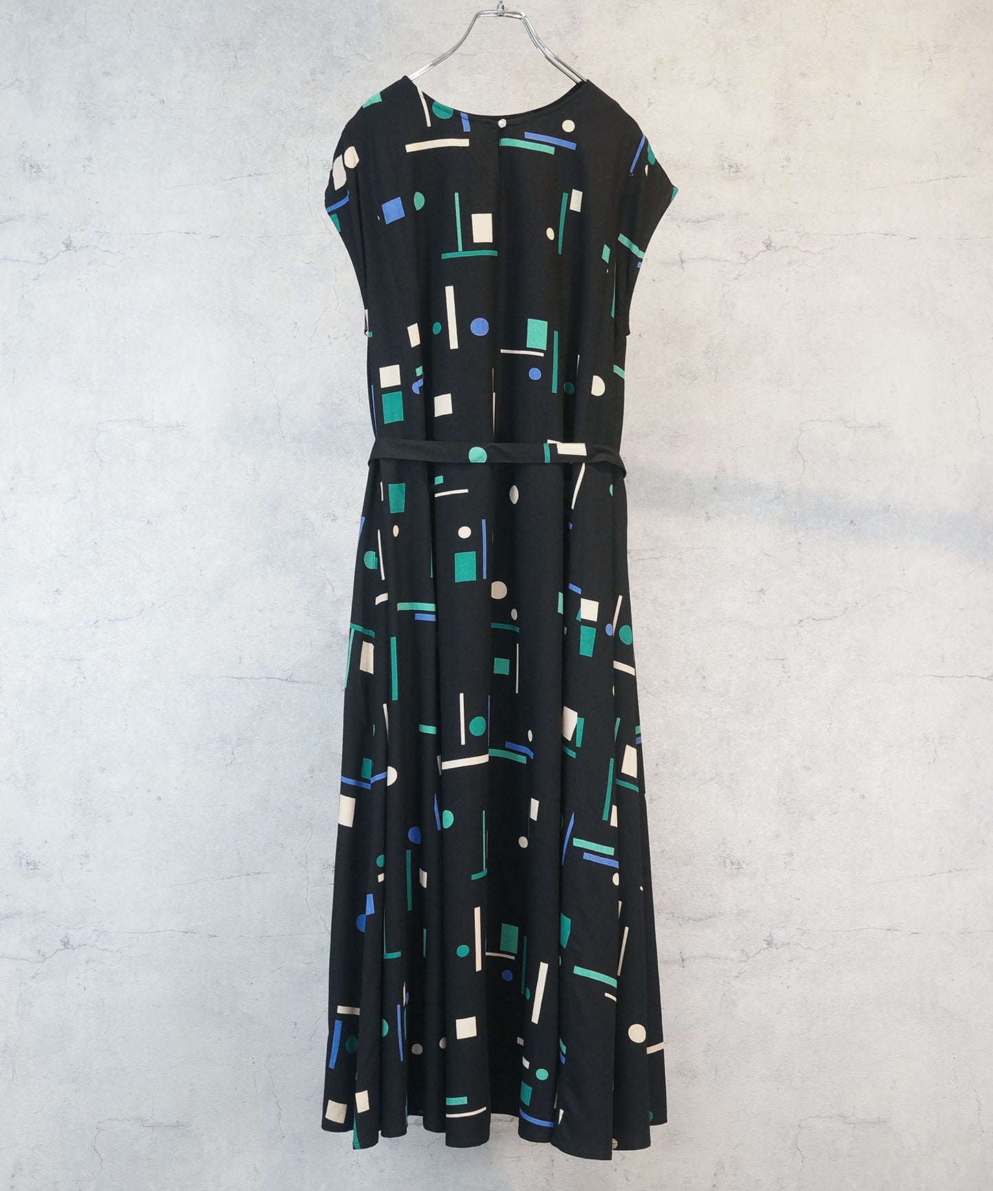 【INDESIGN】ミッドナイトジオメトリーテントラインワンピース