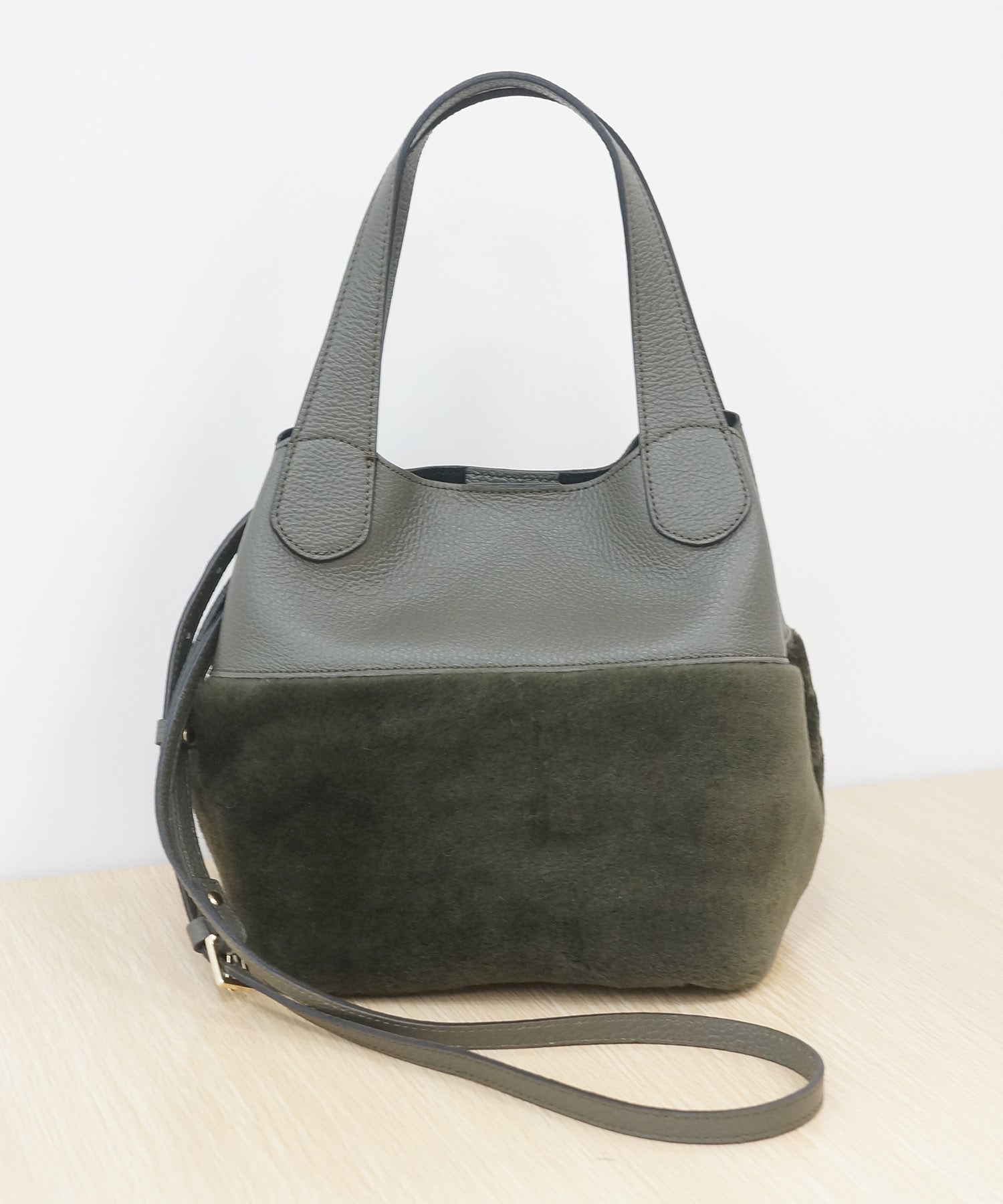 83-6377【RIPANI】ムートンコンビレザーバッグ