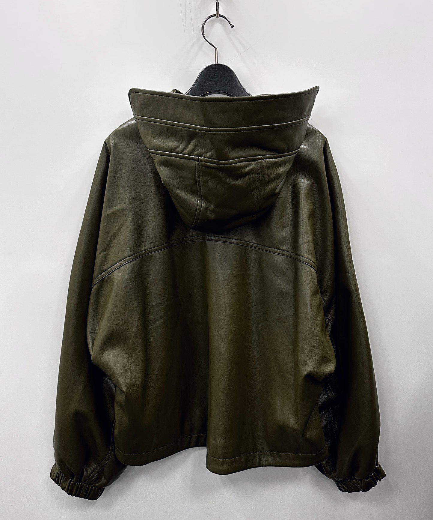 23-5535【MAITE】【周年】フェイクレザーフーデットブルゾン