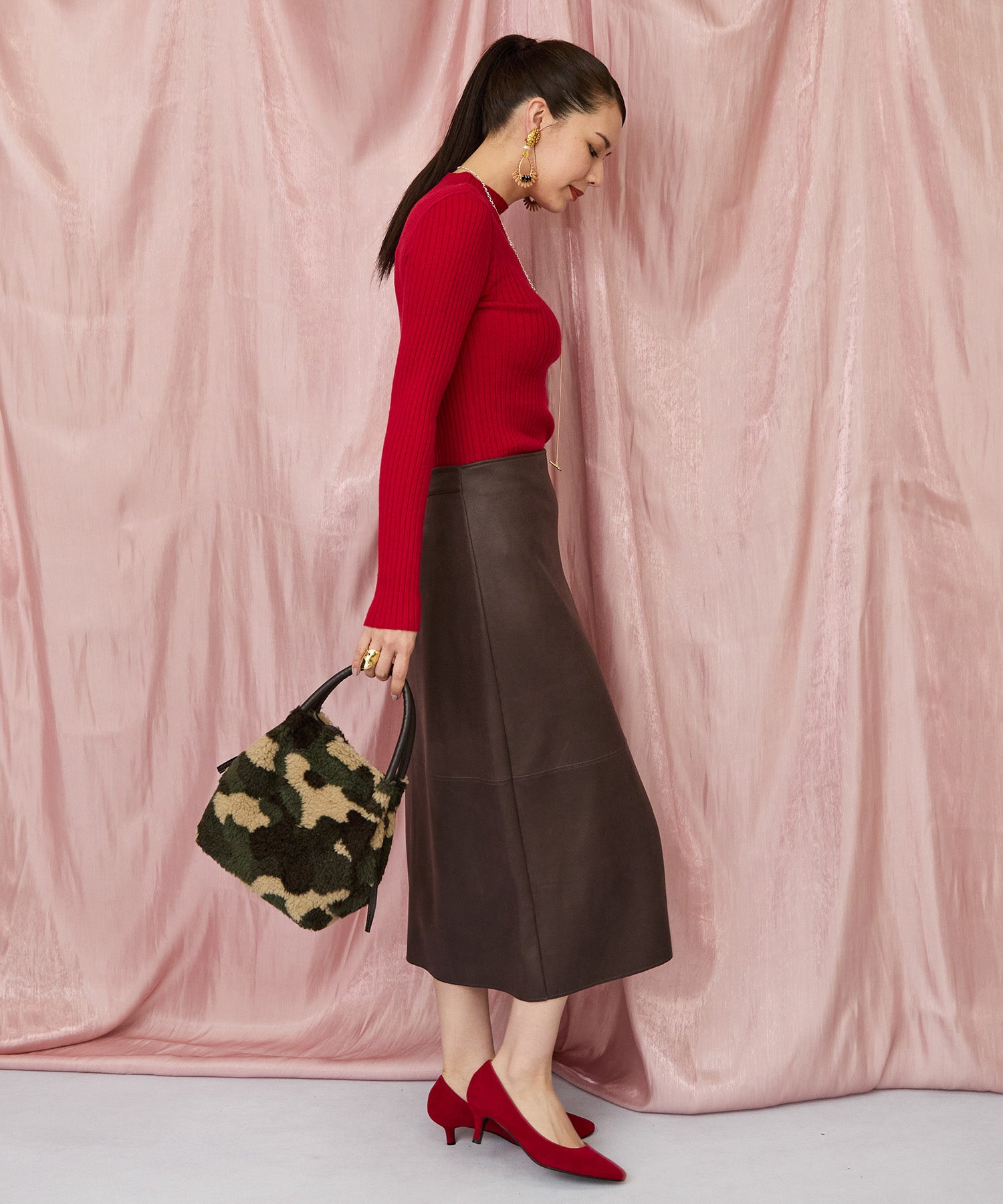 51-5650【FONT LAB】アシンメトリー釦ハイネックリブニット