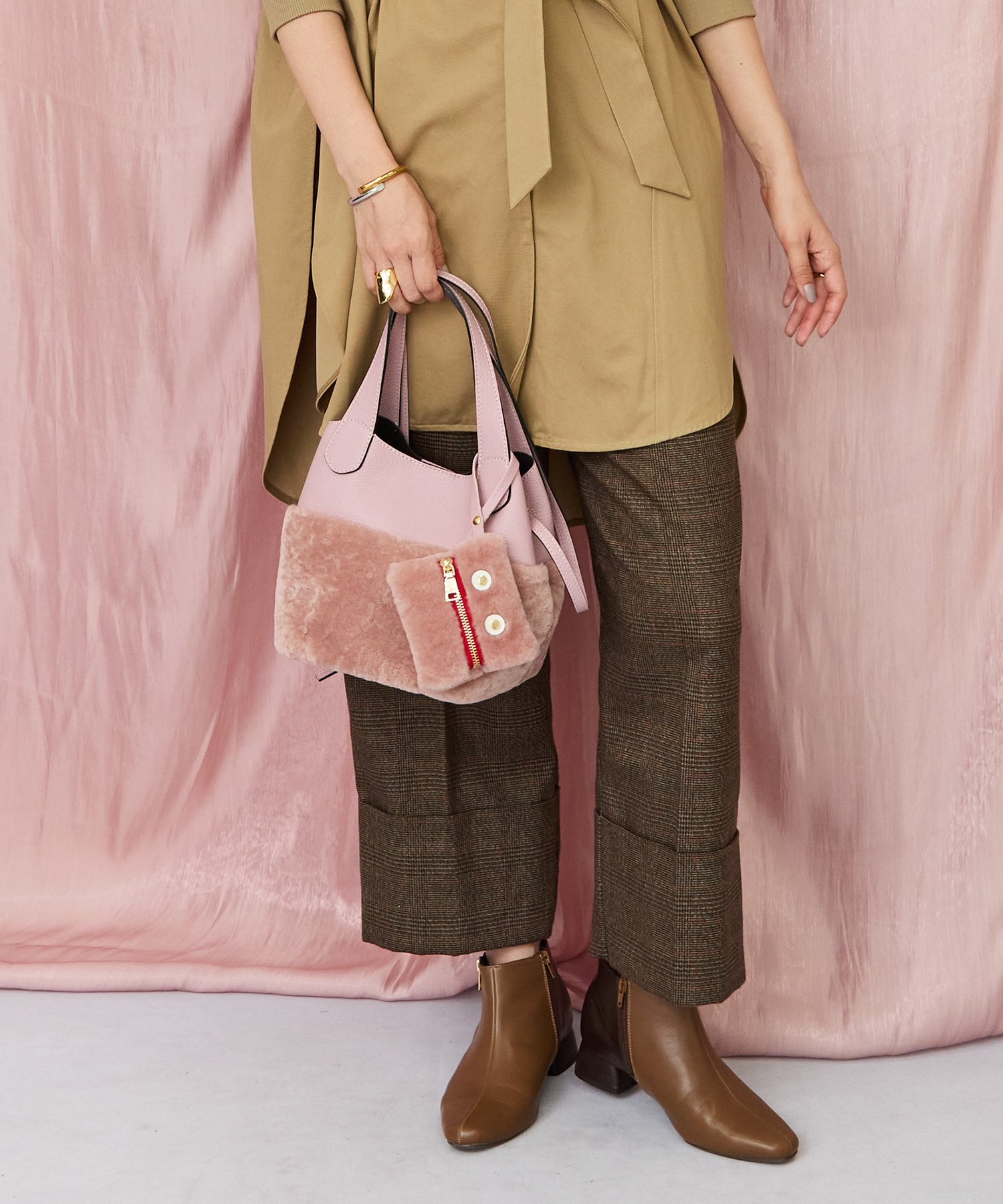 83-6377【RIPANI】ムートンコンビレザーバッグ