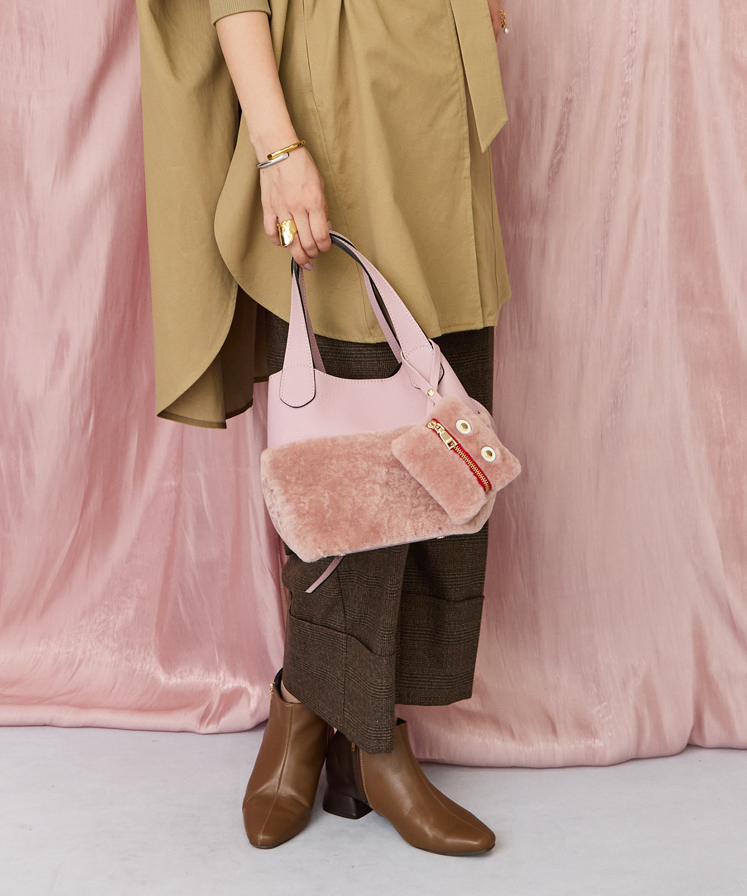 83-6377【RIPANI】ムートンコンビレザーバッグ