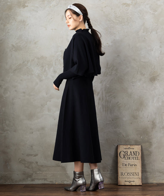 【待望の再入荷!予約受付中】【FONT LAB】バイカラーボトルネック×ケープアンサンブル