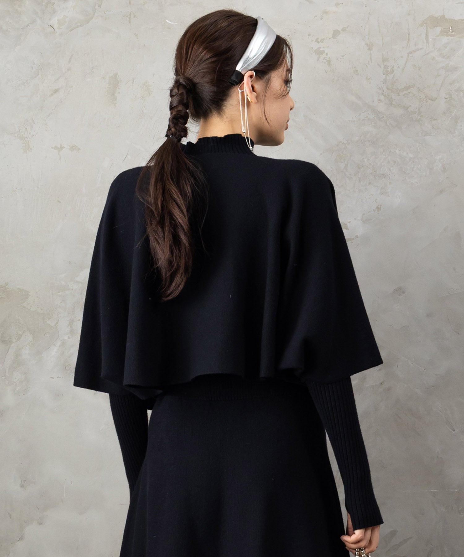 【待望の再入荷!予約受付中】【FONT LAB】バイカラーボトルネック×ケープアンサンブル