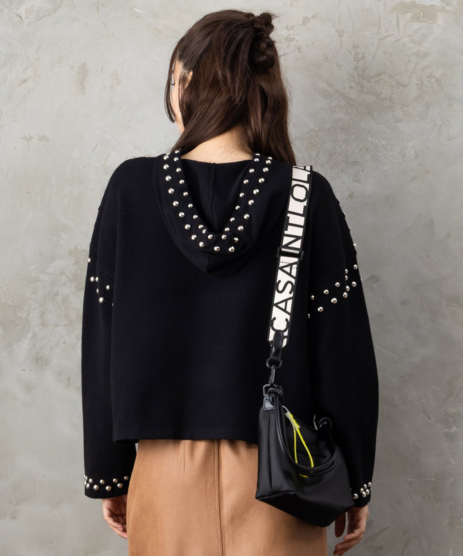 51-5675【BSB】スタッズデザインパーカ