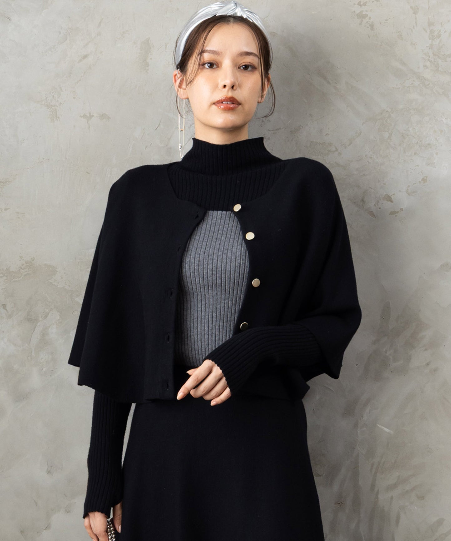 【待望の再入荷！予約受付中】【FONT LAB】バイカラーボトルネック×ケープアンサンブル