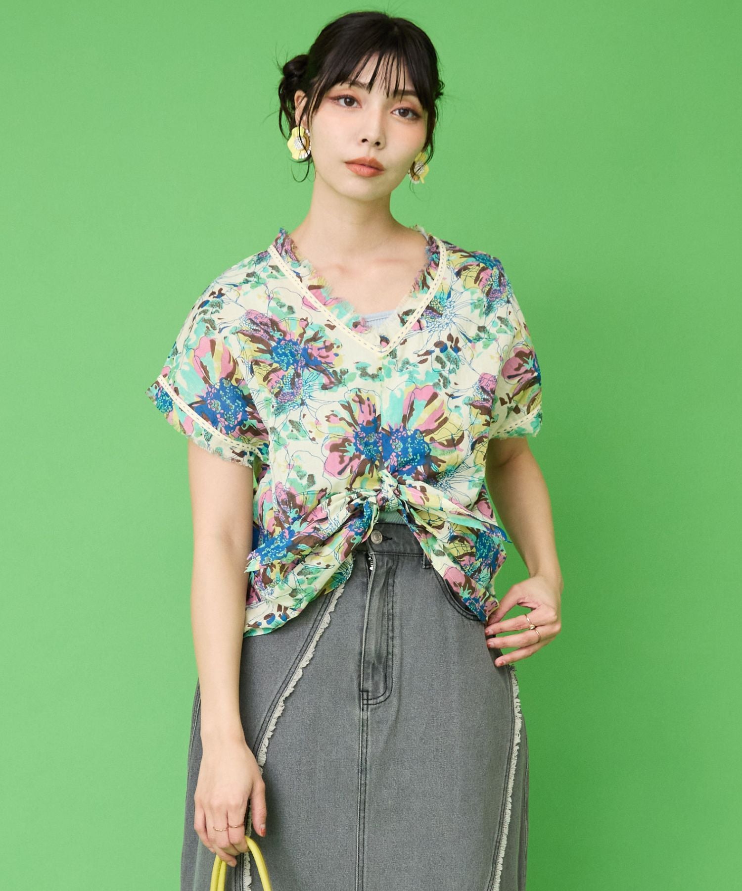 【INDUS luxury for JETSET SOLO PLUS】フラワープリントノットブラウス