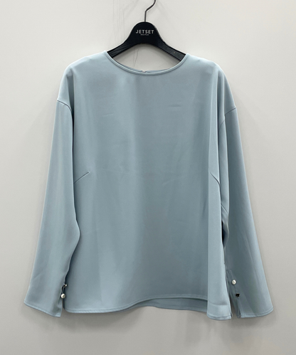 【JETSET SOLO PLUS】ソフトドレープツイル釦スリーブブラウス