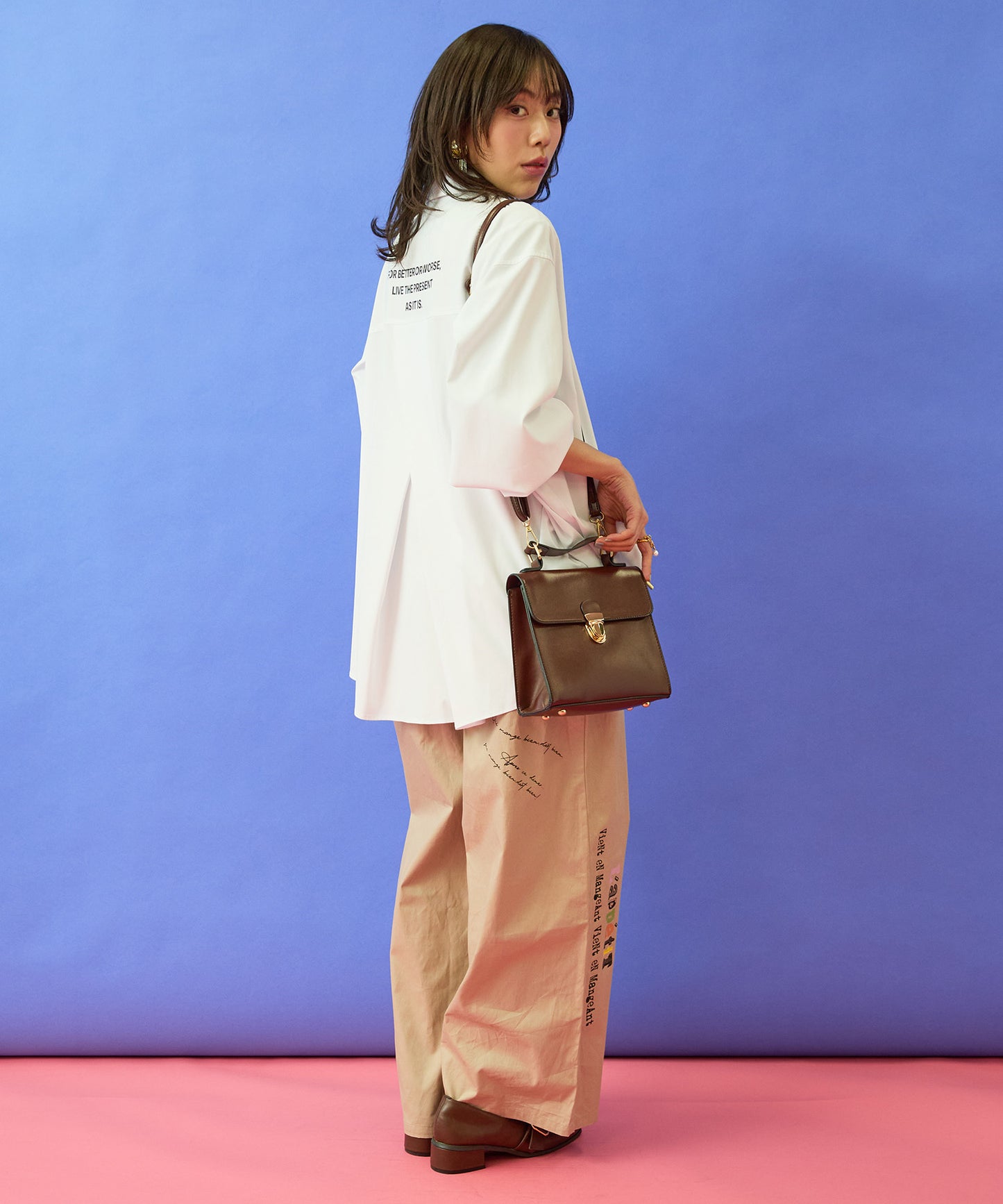 【FONT LAB】バックロゴフレアシャツ