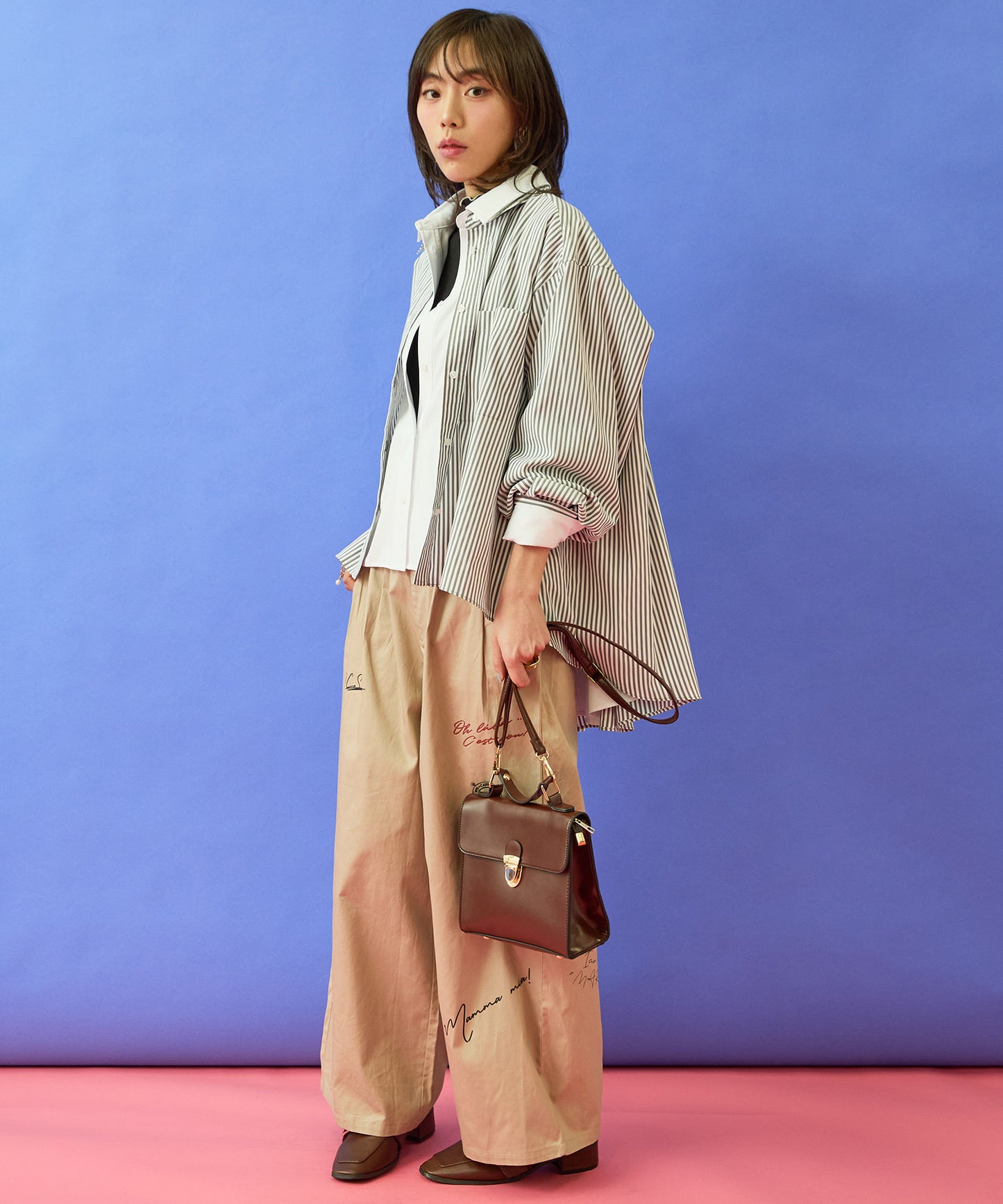 【FONT LAB】バックロゴフレアシャツ