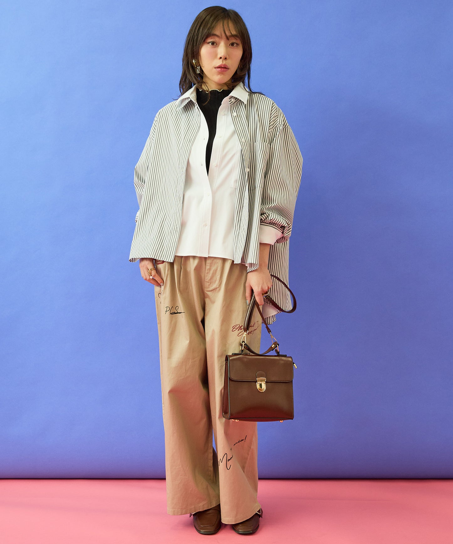 【FONT LAB】バックロゴフレアシャツ