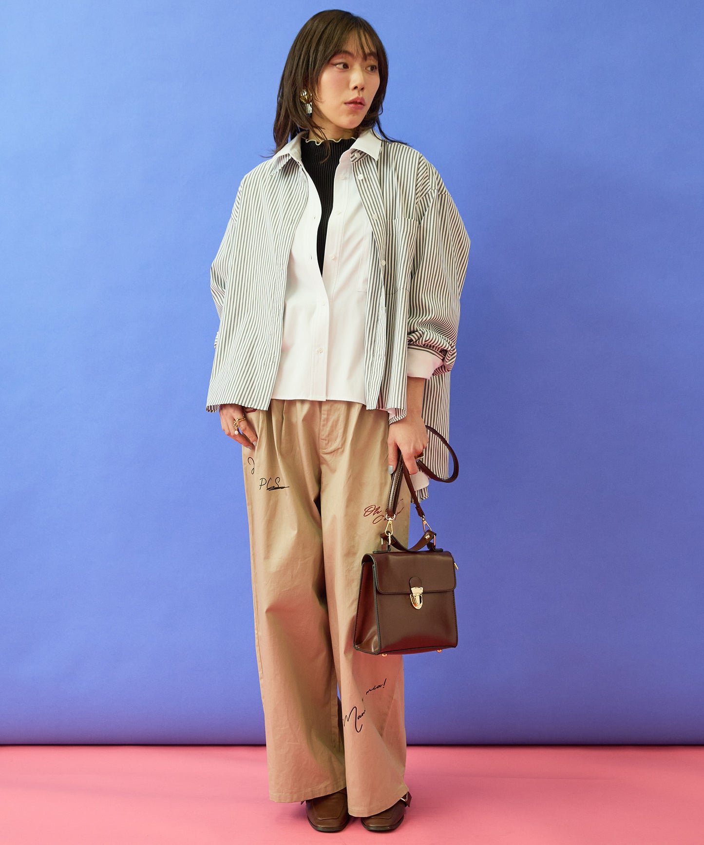 【FONT LAB】バックロゴフレアシャツ